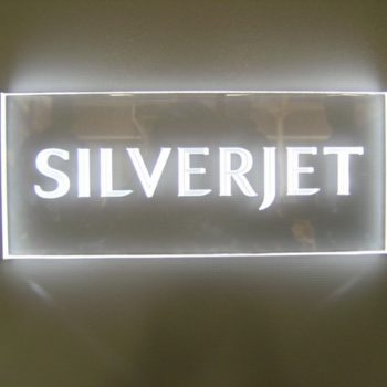 tấm mica trong suốt