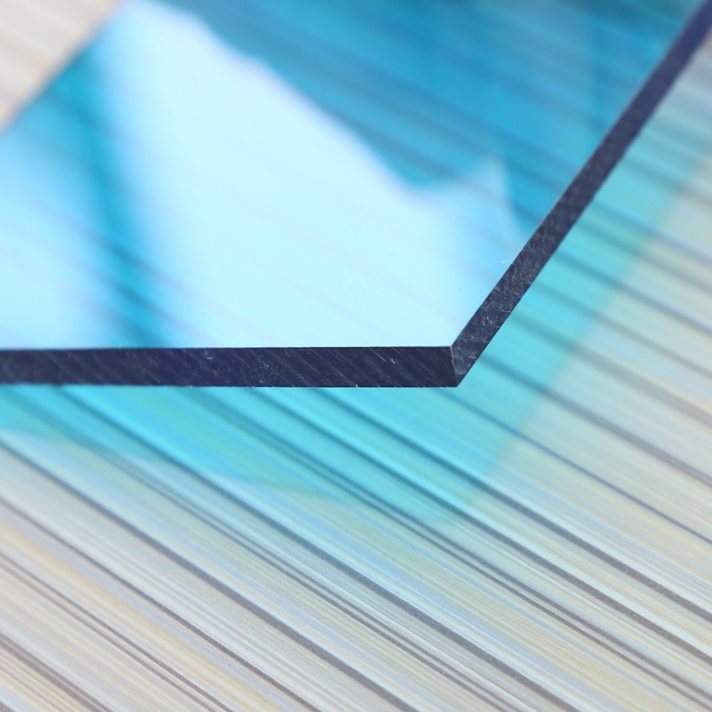 tấm nhựa lấy sáng polycarbonate