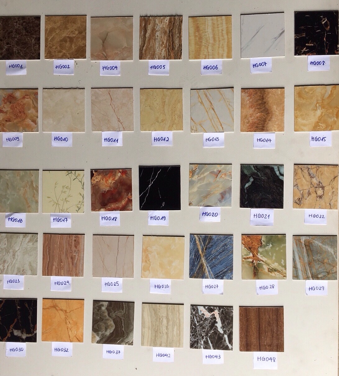 bang-mau-tam-pvc-van-da1