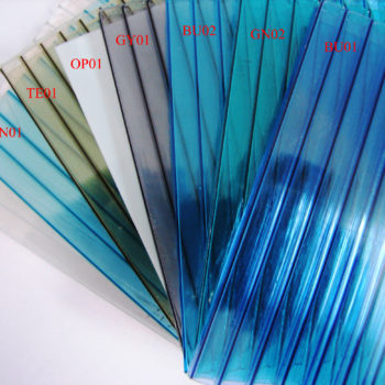 Tấm nhựa lấy sáng màu xanh