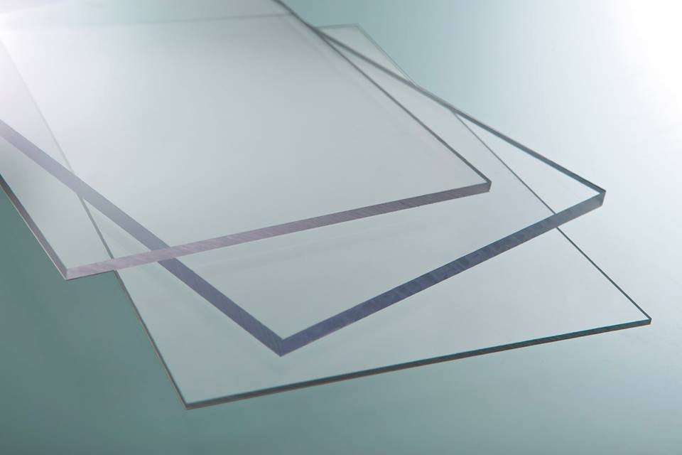 mua và lắp đặt tấm nhựa lấy sáng